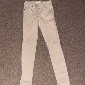 Light beige skinny jeans